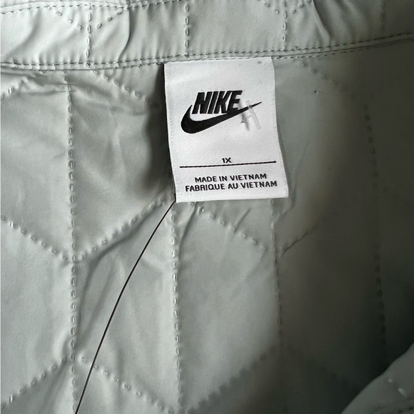 BNWT NIKE jacket - Picture 3 of 4